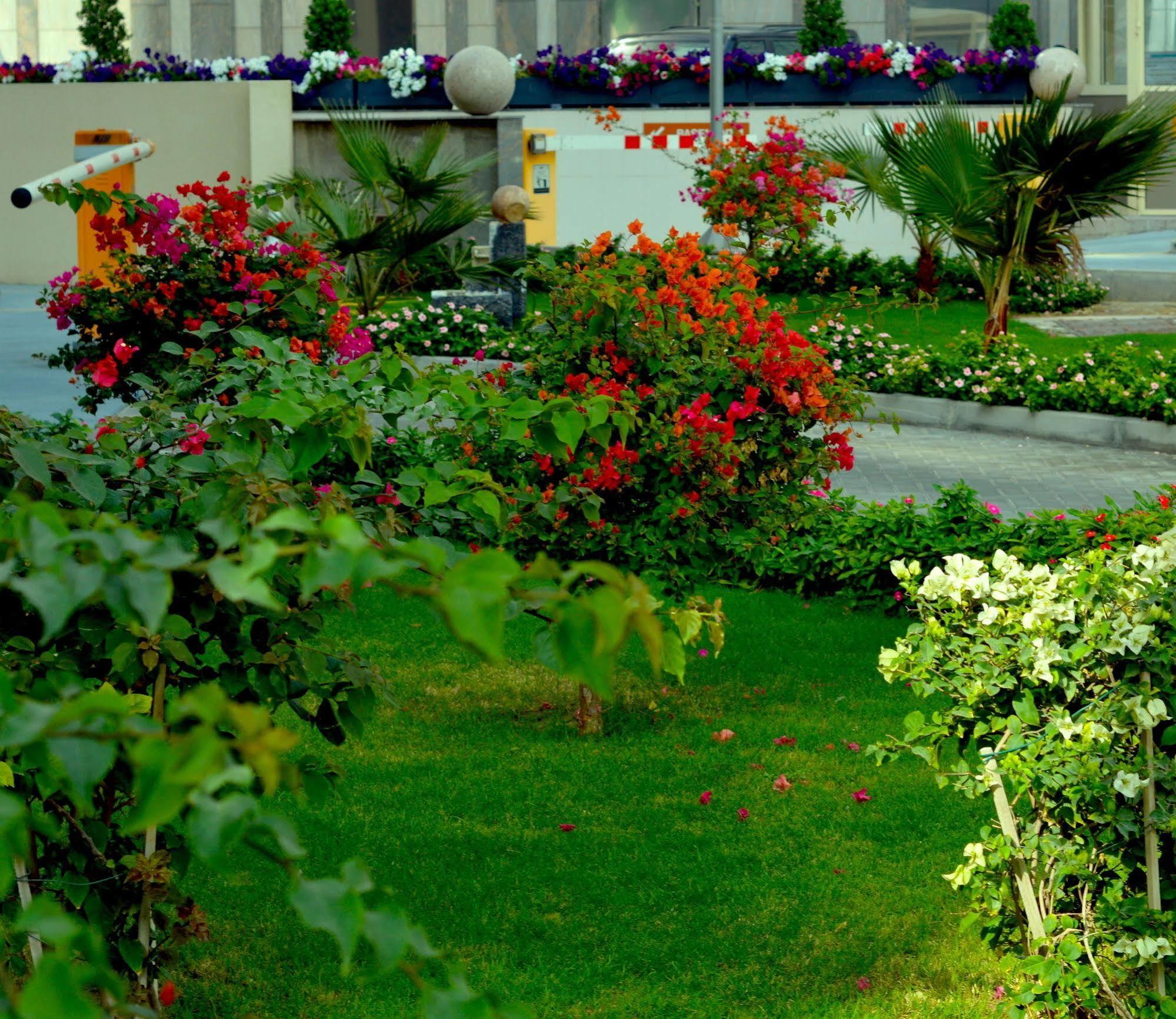 Home To Home Apartments Дубай Екстериор снимка
