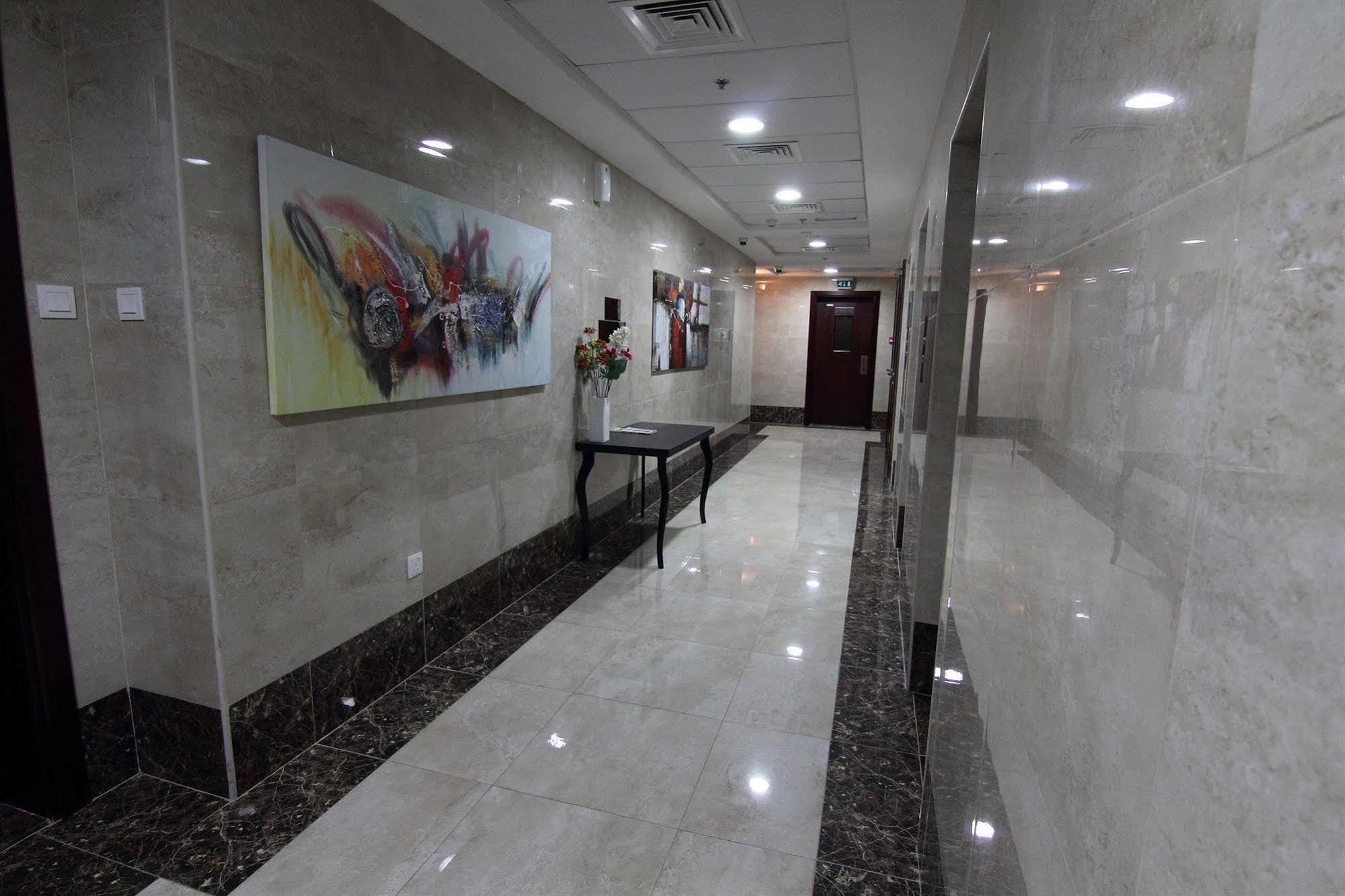 Home To Home Apartments Дубай Екстериор снимка